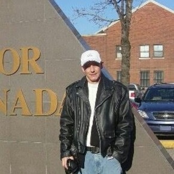 Meet your Posher, Edward - Picture 1 of 1